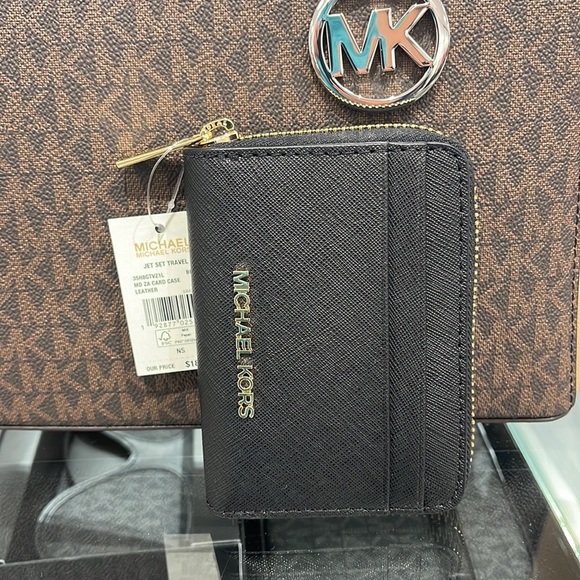 Michael Kors Jet Set Travel Medium Zip Around Card Case 
Color: Black
NWT - Picture 8 of 16